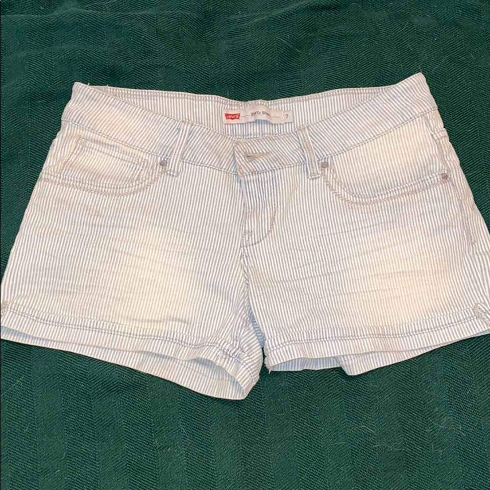 Levi’s shorty shorts